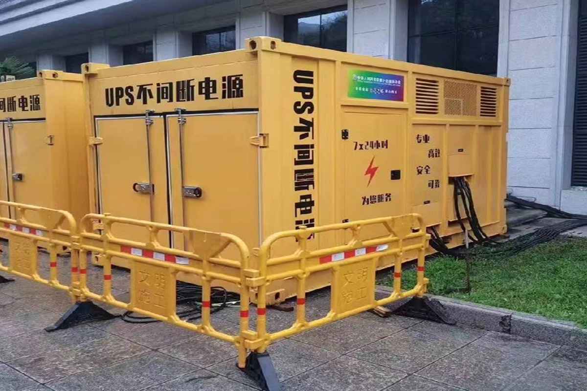 苍梧发电机租赁施工现场